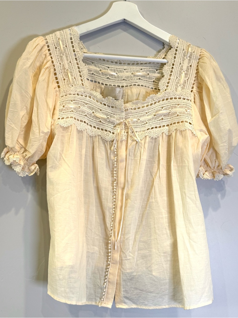 Industry Boutique Boho Peasant Top Light Yellow Peach with Lace Ribbon O15